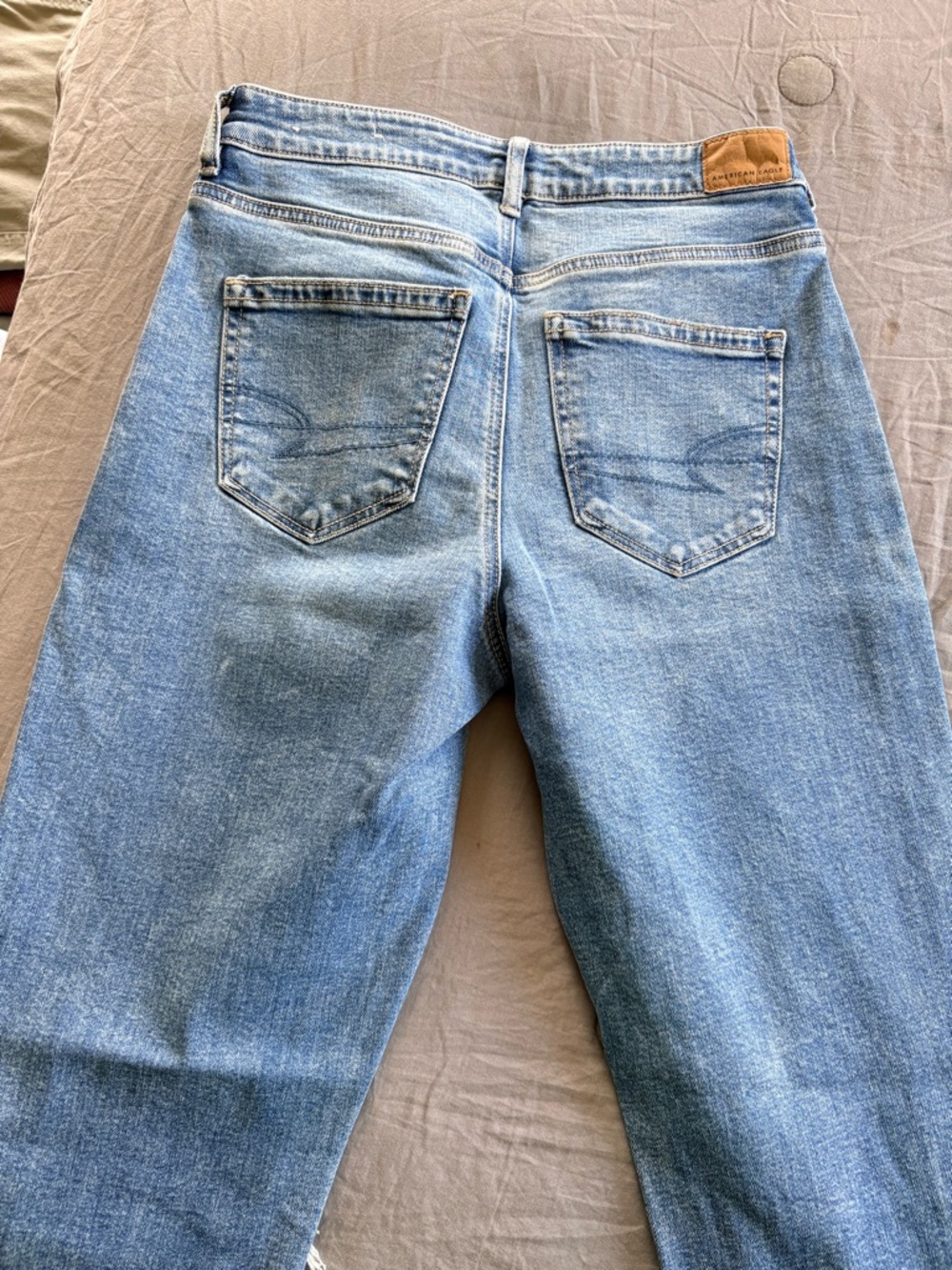 American Eagle Outfitters Light Blue Ripped Strigid Mom Jean - Picture 3 of 3